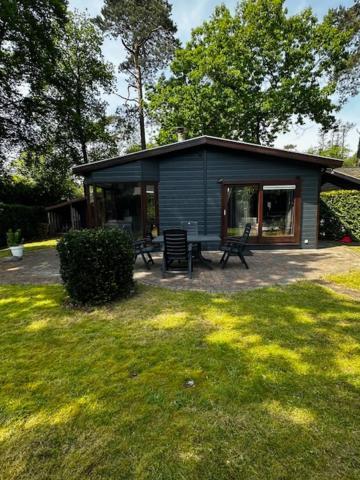 Dubbele Chalet Op Recreatiepark Topparken Op De Veluwe In Beekbergen Met Grote Vrije Tuin En Eigen Parkeerplaats Zewnętrze zdjęcie