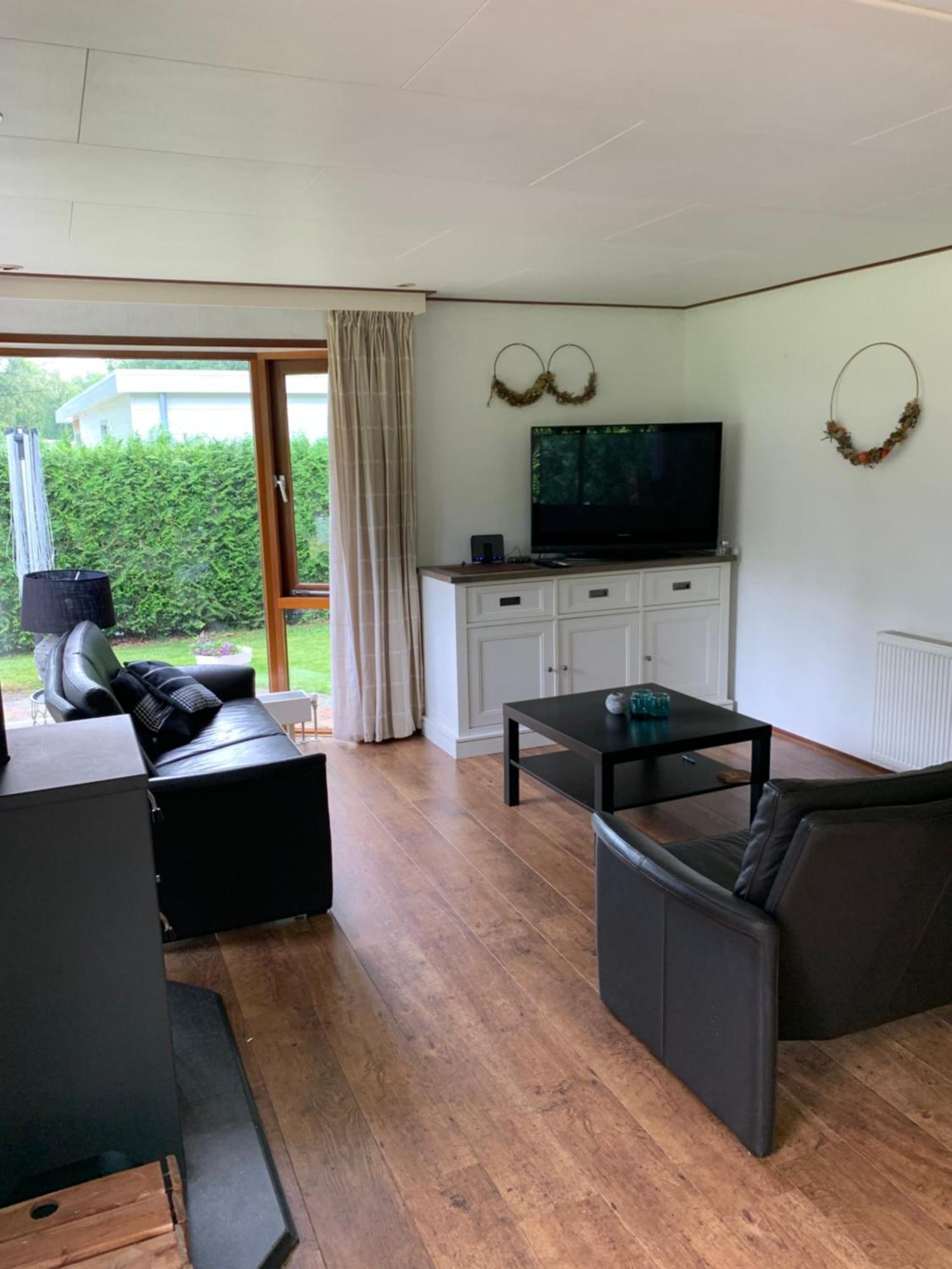 Dubbele Chalet Op Recreatiepark Topparken Op De Veluwe In Beekbergen Met Grote Vrije Tuin En Eigen Parkeerplaats Pokój zdjęcie