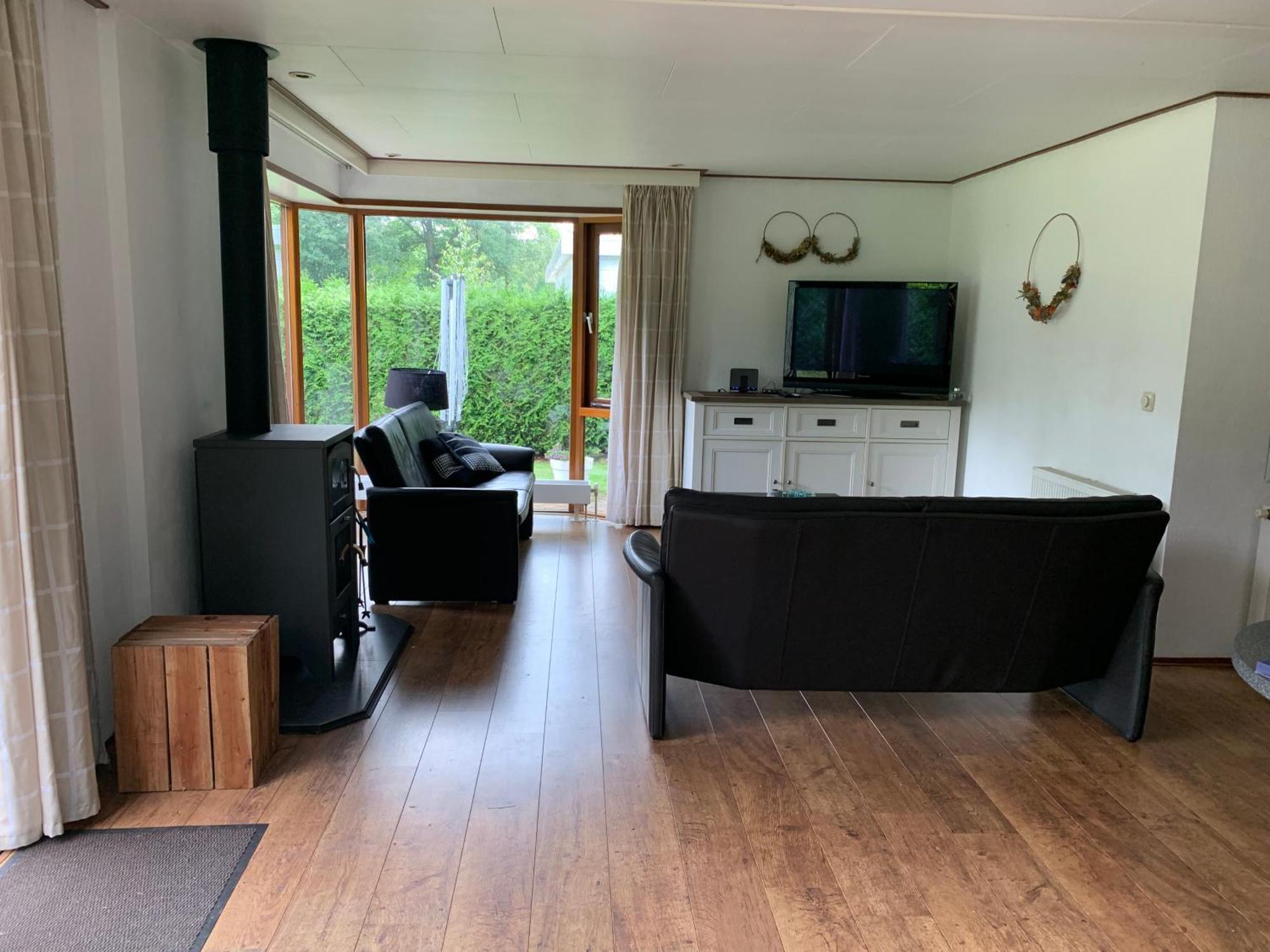 Dubbele Chalet Op Recreatiepark Topparken Op De Veluwe In Beekbergen Met Grote Vrije Tuin En Eigen Parkeerplaats Pokój zdjęcie
