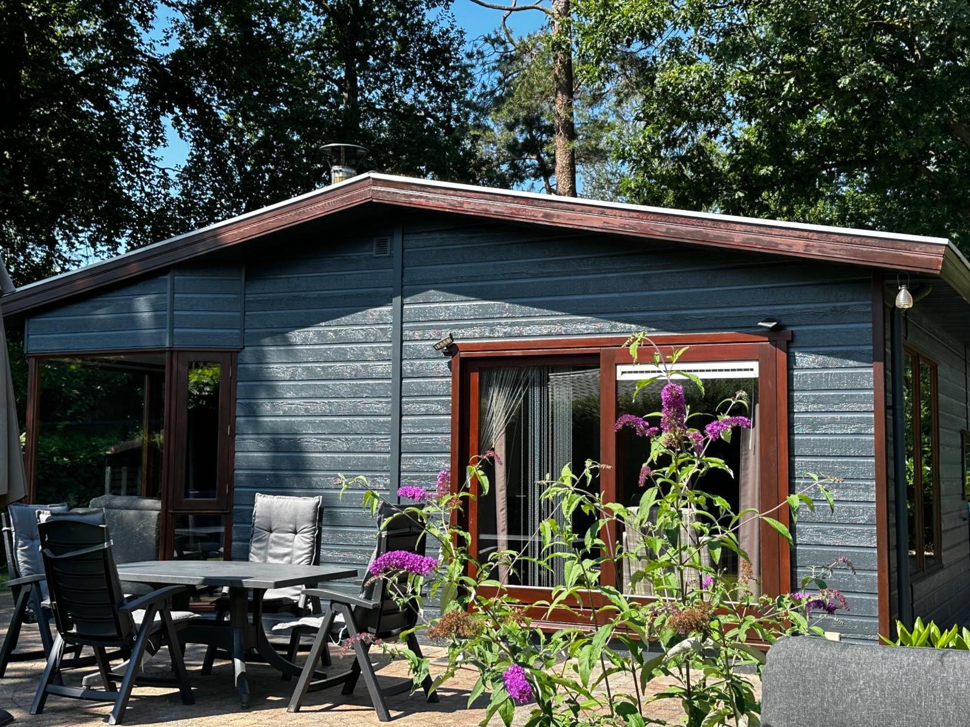Dubbele Chalet Op Recreatiepark Topparken Op De Veluwe In Beekbergen Met Grote Vrije Tuin En Eigen Parkeerplaats Zewnętrze zdjęcie